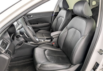 Подержанный автомобиль Kia Optima Sedan 2020 года (20 фото)