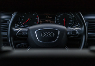 Подержанный автомобиль Audi A6 Sedan 2017 года (18 фото)