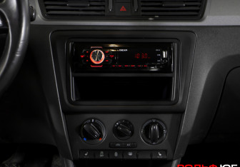 Подержанный автомобиль Skoda Rapid Liftback 2015 года (14 фото)