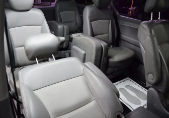 Подержанный автомобиль Hyundai Grand Starex 2011 года (13 фото)