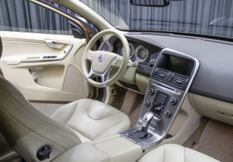 Подержанный автомобиль Volvo XC60 2013 года (11 фото)