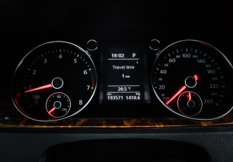 Подержанный автомобиль Volkswagen Passat Wagon 2010 года (16 фото)