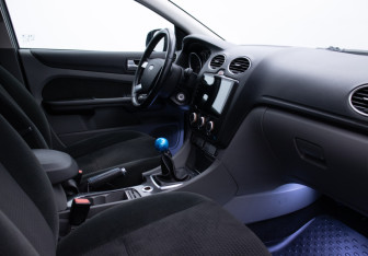 Подержанный автомобиль Ford Focus Hatchback 2008 года (9 фото)