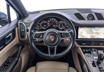 Подержанный автомобиль Porsche Cayenne 2021 года (22 фото)