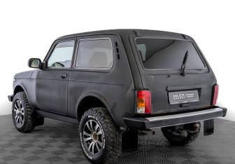 Подержанный автомобиль LADA (ВАЗ) 2121 (4x4) 2017 года (7 фото)