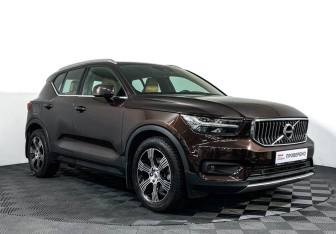 Подержанный автомобиль Volvo XC40 2019 года (3 фото)