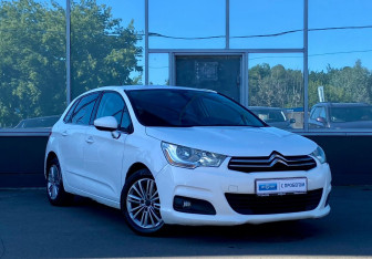 Подержанный автомобиль Citroen C4 Hatchback 2012 года (3 фото)