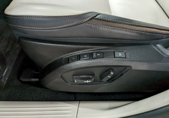 Подержанный автомобиль Volvo V40 Cross Country 2014 года (16 фото)