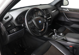 Подержанный автомобиль BMW X3 2015 года (12 фото)