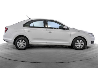 Подержанный автомобиль Skoda Rapid Liftback 2019 года (4 фото)