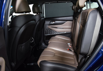 Подержанный автомобиль Hyundai Santa Fe 2019 года (16 фото)