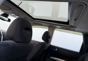 Подержанный автомобиль Nissan X-Trail 2012 года (12 фото)