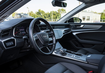 Подержанный автомобиль Audi A6 Sedan 2021 года (9 фото)