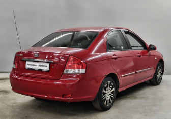 Подержанный автомобиль Kia Cerato Sedan 2007 года (5 фото)