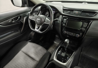 Подержанный автомобиль Nissan X-Trail 2020 года (10 фото)