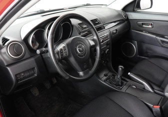 Подержанный автомобиль Mazda 3 Sedan 2007 года (9 фото)