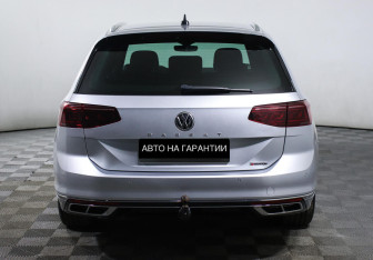 Подержанный автомобиль Volkswagen Passat Wagon 2019 года (4 фото)