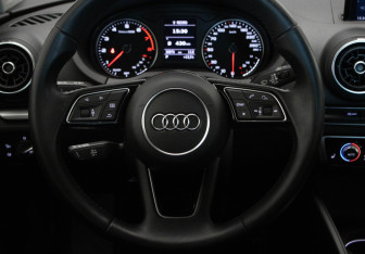 Подержанный автомобиль Audi A3 Sedan 2017 года (9 фото)