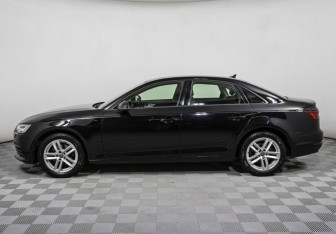 Подержанный автомобиль Audi A4 Sedan 2018 года (8 фото)