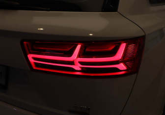 Подержанный автомобиль Audi Q7 2016 года (34 фото)