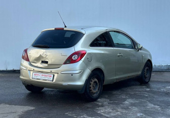 Подержанный автомобиль Opel Corsa 2008 года (5 фото)