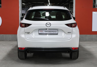 Подержанный автомобиль Mazda CX-5 2017 года (6 фото)