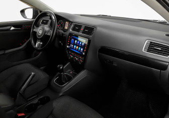 Подержанный автомобиль Volkswagen Jetta Sedan 2013 года (9 фото)