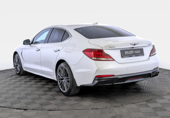 Подержанный автомобиль Genesis G70 2019 года (7 фото)