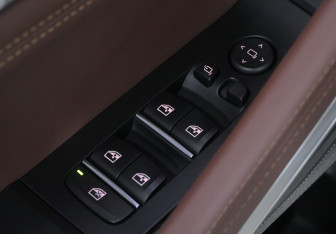 Подержанный автомобиль BMW X6 2020 года (15 фото)