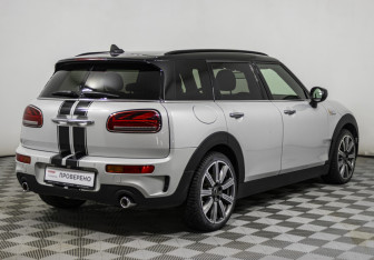 Подержанный автомобиль MINI Clubman Wagon 2019 года (5 фото)