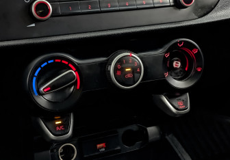 Подержанный автомобиль Kia Rio Hatchback 2021 года (20 фото)