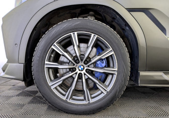 Подержанный автомобиль BMW X6 2020 года (18 фото)