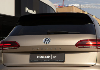 Подержанный автомобиль Volkswagen Touareg 2018 года (28 фото)