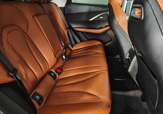 Подержанный автомобиль Omoda C5 2023 года (10 фото)