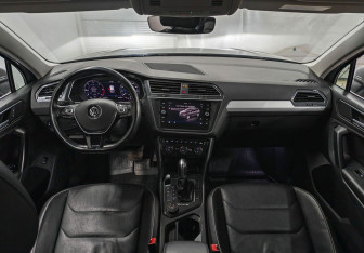 Подержанный автомобиль Volkswagen Tiguan 2018 года (11 фото)