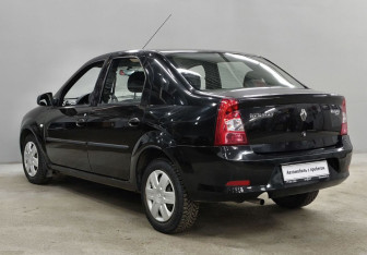 Подержанный автомобиль Renault Logan Sedan 2013 года (7 фото)