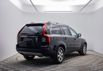 Подержанный автомобиль Volvo XC90 2010 года (5 фото)