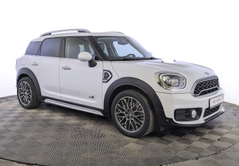 Подержанный автомобиль MINI Countryman 2018 года (3 фото)