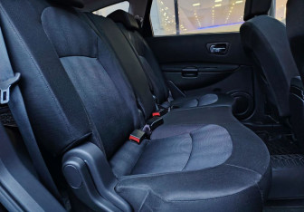 Подержанный автомобиль Nissan Qashqai+2 2011 года (11 фото)