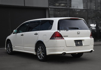 Подержанный автомобиль Honda Odyssey Compactvan 2004 года (7 фото)