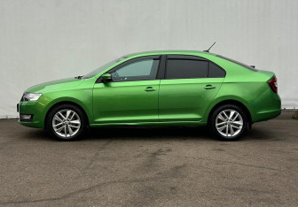 Подержанный автомобиль Skoda Rapid Liftback 2018 года (8 фото)