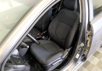 Подержанный автомобиль Kia Rio Sedan 2016 года (19 фото)