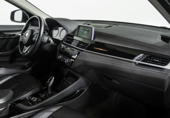 Подержанный автомобиль BMW X2 2018 года (9 фото)