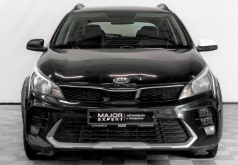 Подержанный автомобиль Kia Rio Hatchback 2021 года (2 фото)