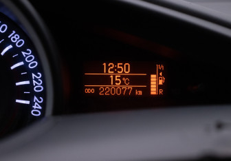 Подержанный автомобиль Toyota Verso 2013 года (12 фото)