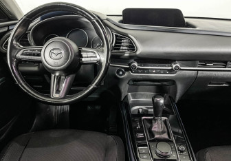 Подержанный автомобиль Mazda CX-30 2019 года (12 фото)