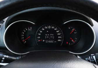 Подержанный автомобиль Kia Sorento 2014 года (12 фото)