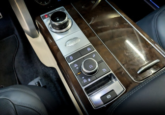 Подержанный автомобиль Land Rover Range Rover 2020 года (28 фото)
