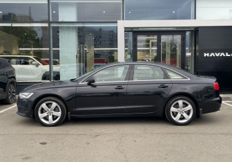 Подержанный автомобиль Audi A6 Sedan 2011 года (8 фото)