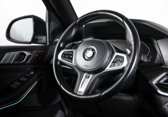 Подержанный автомобиль BMW X7 2020 года (17 фото)